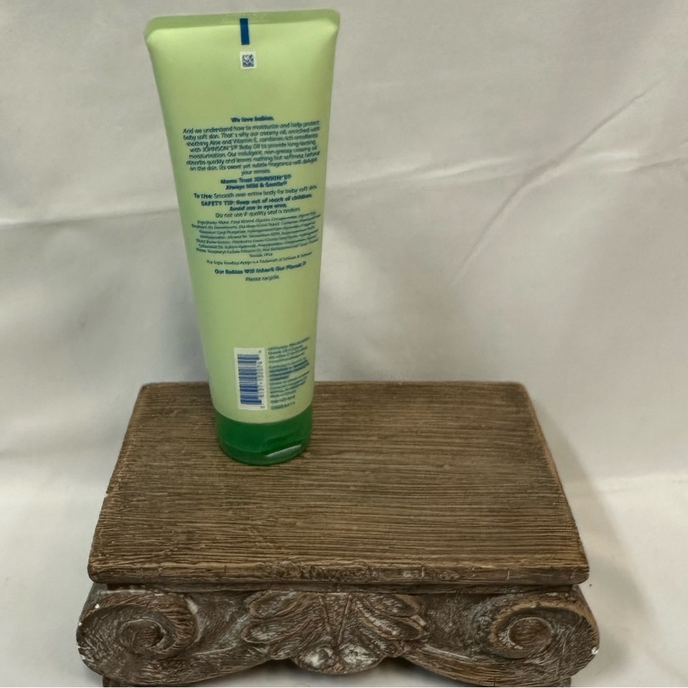 Johnson Baby Creamy Oil | Aloe Vera Vitamin E, 8 Oz NEW FOIL UNOPENED - Picture 4 of 9